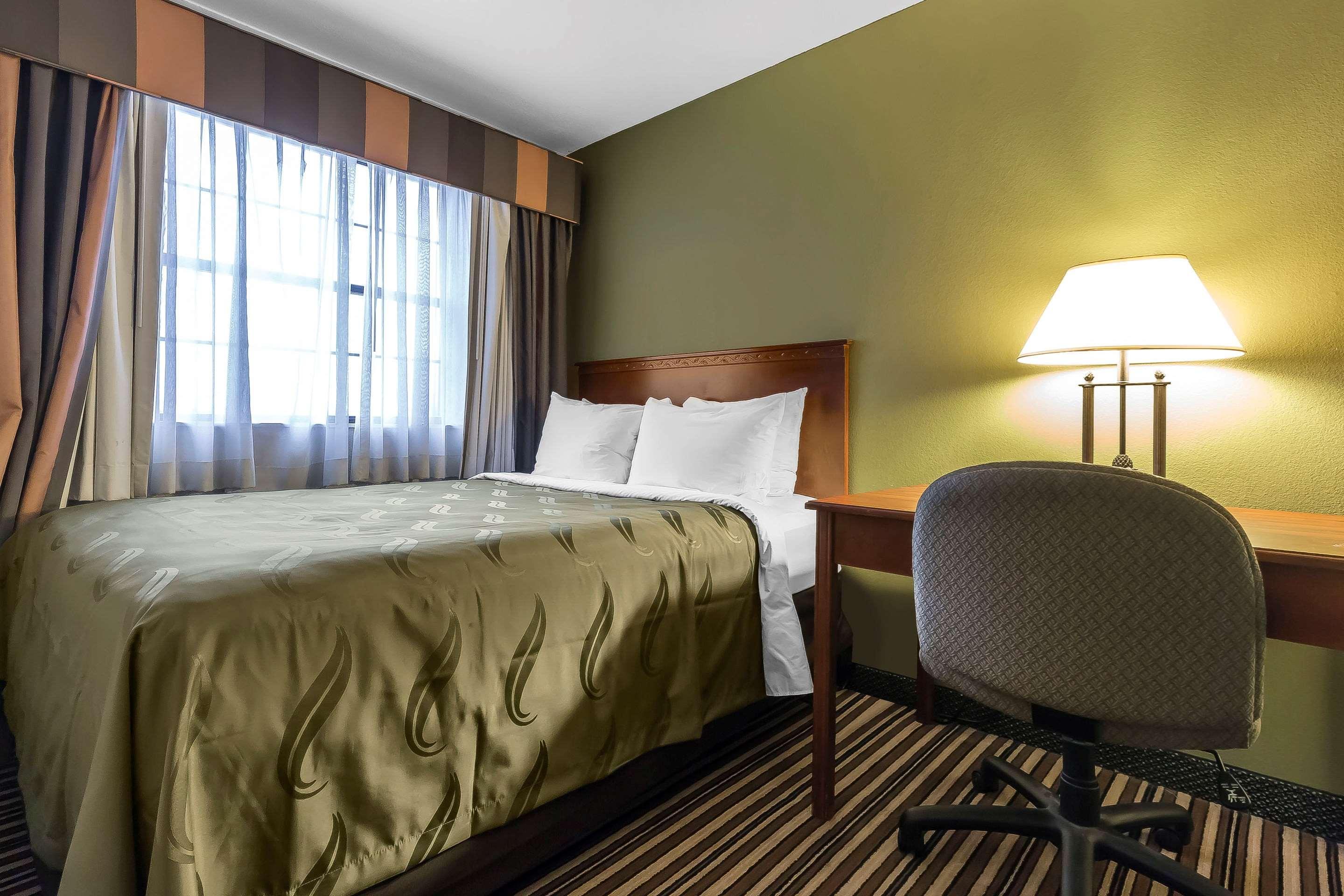 Quality Inn & Suites Columbia I-70 Buitenkant foto
